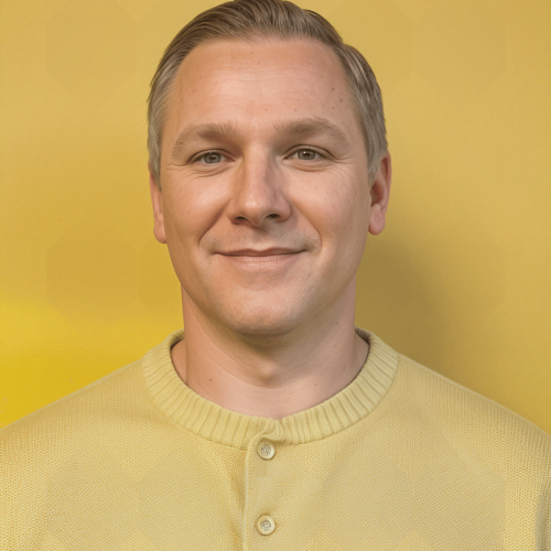 65fcb9f539007939c3648612-HeadshotPro